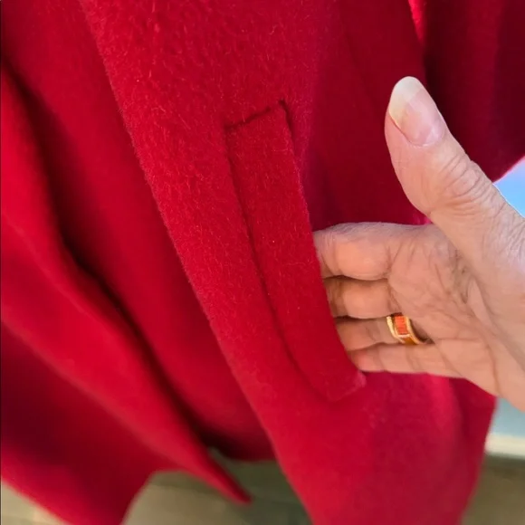 Beautiful red wool coat. - Picture 8 of 12